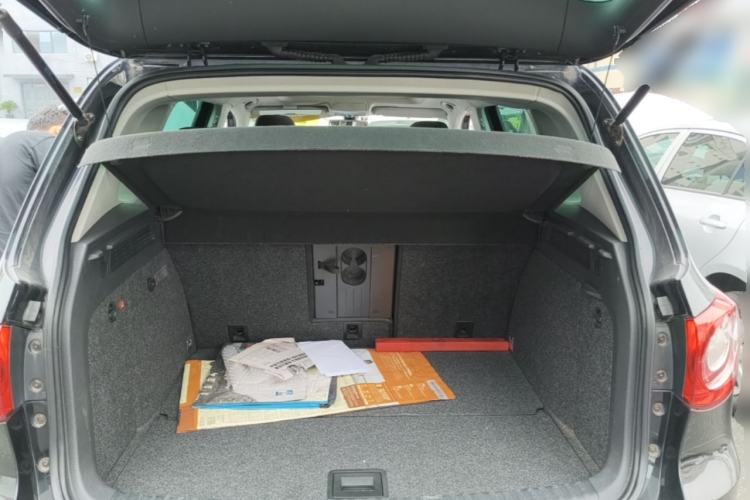 Used Volkswagen Tiguan 2010 2.0 TSI Automatic All-Wheel Drive Flagship Edition Trunk