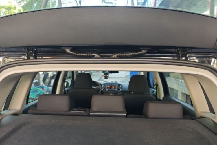 Used Volkswagen Tiguan 2010 1.8 TSI Automatic Two-Wheel Drive Urban Edition Trunk