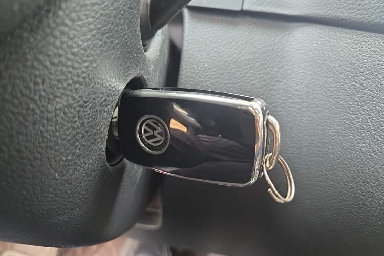 Used Volkswagen Tiguan 2010 2.0 TSI Automatic All-Wheel-Drive Elite Edition Vehicle Key