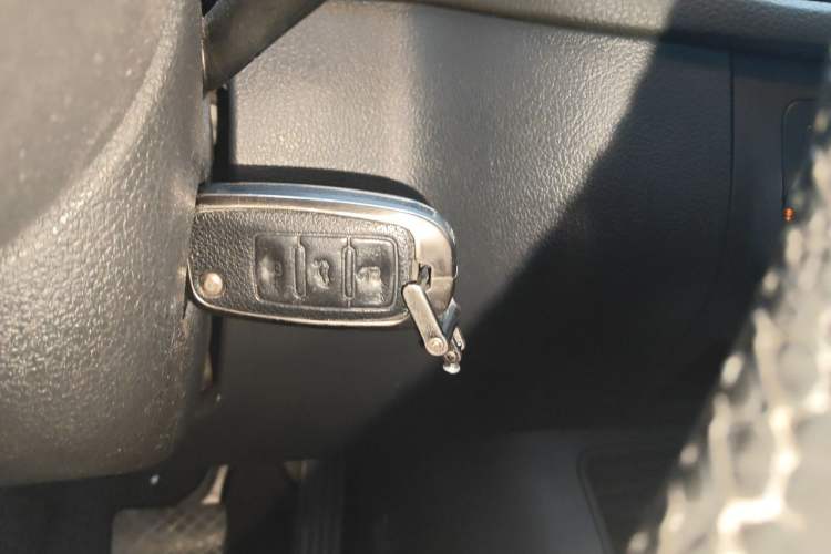 Used Volkswagen Tiguan 2010 2.0 TSI Automatic All-Wheel-Drive Elite Edition Vehicle Key