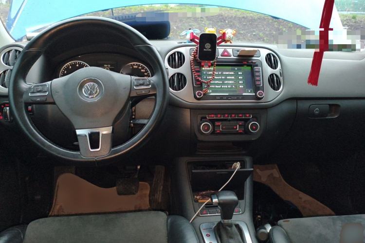 Used Volkswagen Tiguan 2010 2.0 TSI Automatic All-Wheel Drive Flagship Edition Center Console
