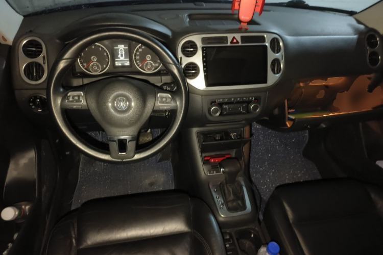 Used Volkswagen Tiguan 2010 1.8TSI Automatic All-Wheel-Drive Elite Edition Center Console