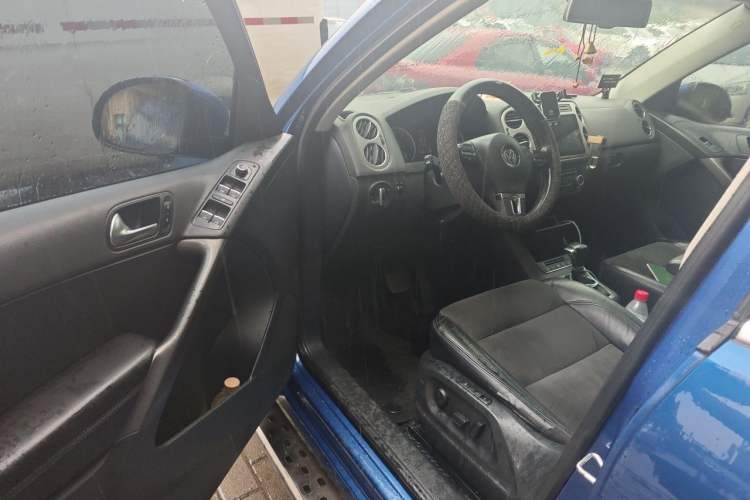 Used Volkswagen Tiguan 2010 2.0 TSI Automatic All-Wheel Drive Flagship Navigation Edition Driver Seat