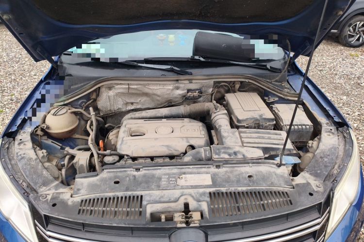 Used Volkswagen Tiguan 2010 2.0 TSI Automatic All-Wheel Drive Flagship Edition Engine Bay