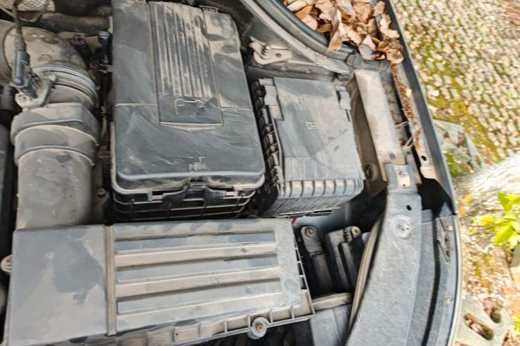 Used Volkswagen Tiguan 2010 1.8 TSI Automatic Two-Wheel Drive Trend Edition Engine Bay Left