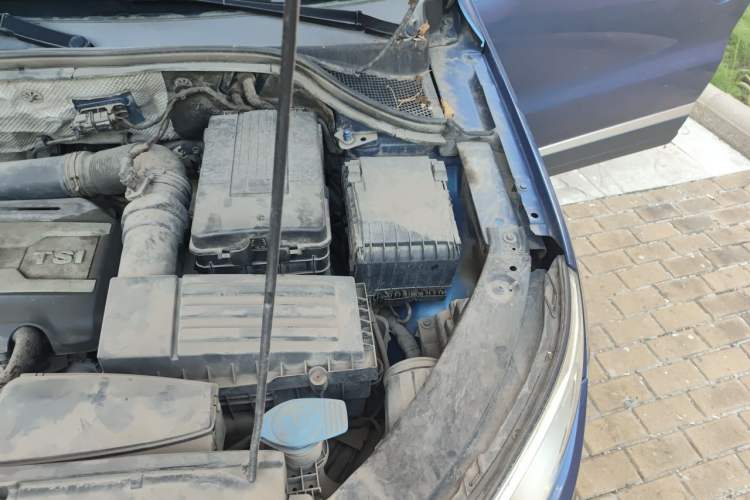 Used Volkswagen Tiguan 2010 1.8TSI Automatic All-Wheel-Drive Elite Edition Engine Bay Left