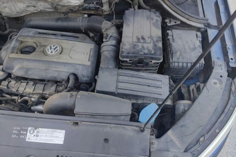 Used Volkswagen Tiguan 2010 1.8 TSI Automatic All-Wheel Drive Fashion Edition Engine Bay Left
