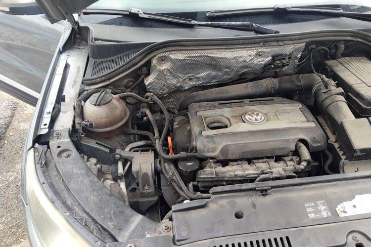 Used Volkswagen Tiguan 2010 2.0 TSI Automatic All-Wheel Drive Flagship Edition Engine Bay Right