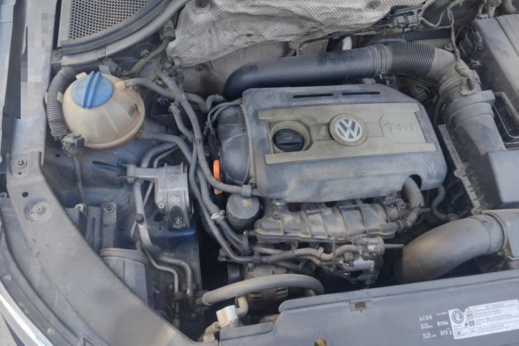 Used Volkswagen Tiguan 2010 1.8 TSI Automatic All-Wheel Drive Fashion Edition Engine Bay Right