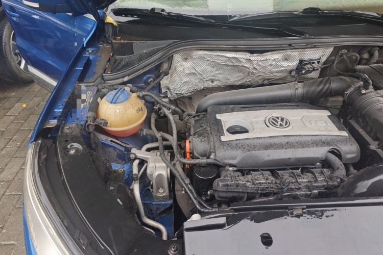 Used Volkswagen Tiguan 2010 2.0 TSI Automatic All-Wheel Drive Flagship Navigation Edition Engine Bay Right