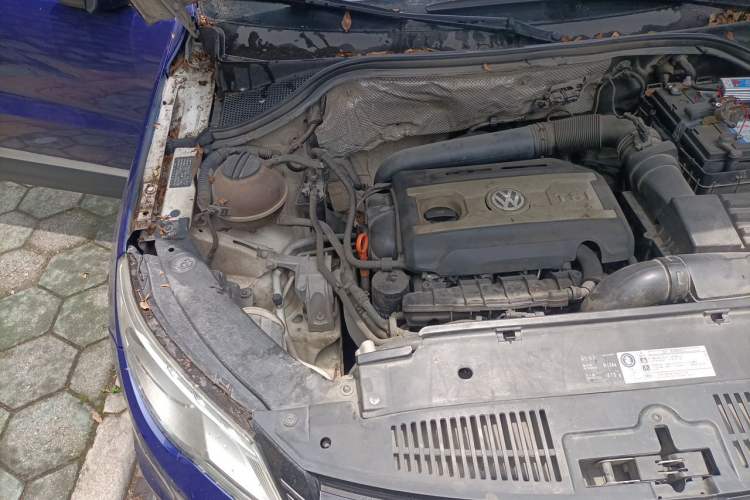 Used Volkswagen Tiguan 2010 2.0 TSI Automatic All-Wheel Drive Flagship Edition Engine Bay Right