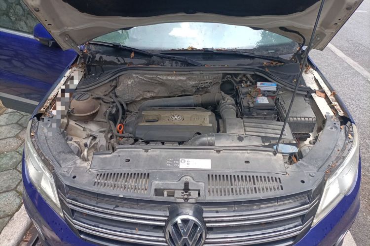 Used Volkswagen Tiguan 2010 2.0 TSI Automatic All-Wheel Drive Flagship Edition Engine Bay