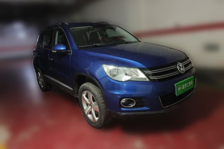 Used Volkswagen Tiguan 2010 1.8TSI Automatic All-Wheel-Drive Elite Edition Front Right 45 Deg