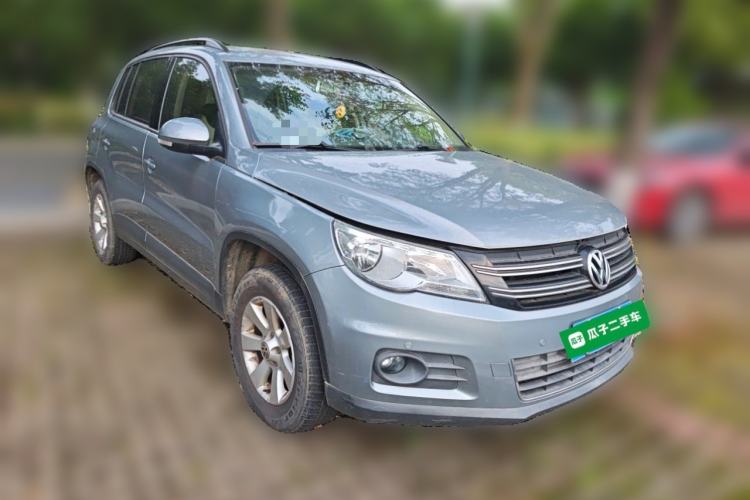 Used Volkswagen Tiguan 2010 1.8 TSI Automatic Two-Wheel Drive Trend Edition Front Right 45 Deg