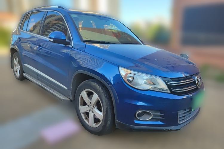 Used Volkswagen Tiguan 2010 1.8TSI Automatic All-Wheel-Drive Elite Edition Front Right 45 Deg