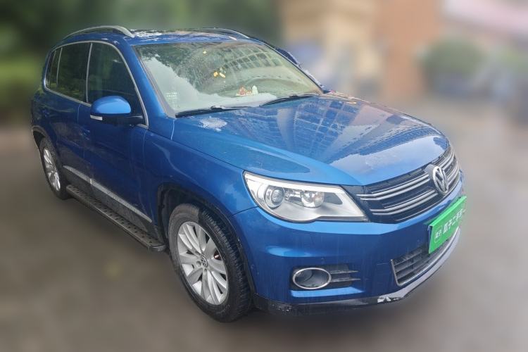 Used Volkswagen Tiguan 2010 2.0 TSI Automatic All-Wheel Drive Flagship Navigation Edition Front Right 45 Deg
