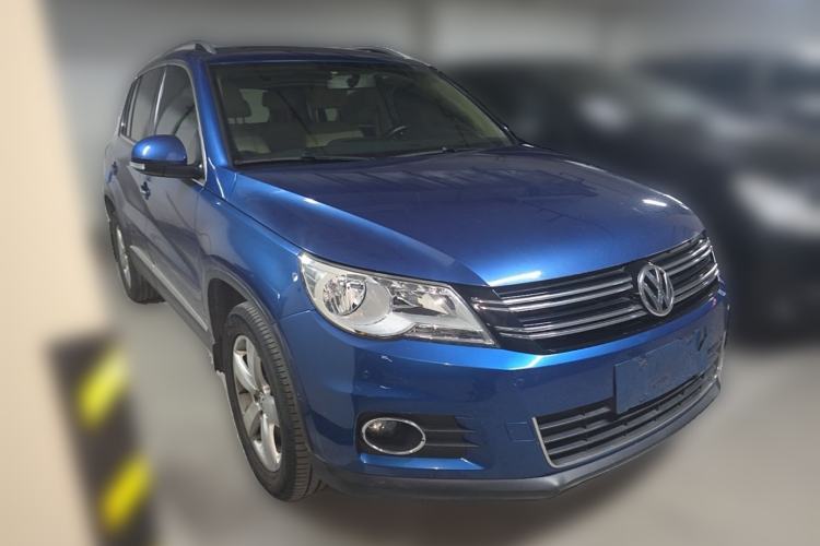 Used Volkswagen Tiguan 2010 1.8TSI Automatic All-Wheel-Drive Elite Edition Front Right 45 Deg