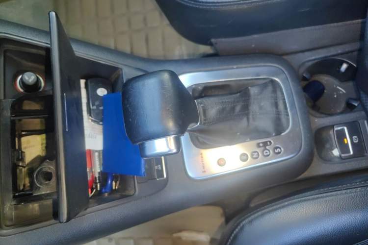 Used Volkswagen Tiguan 2010 1.8 TSI Automatic All-Wheel Drive Fashion Edition Gear Lever