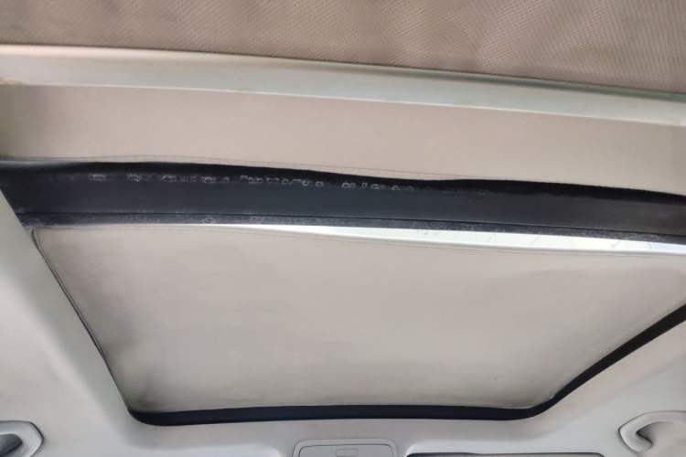 Used Volkswagen Tiguan 2010 2.0 TSI Automatic All-Wheel Drive Flagship Edition Headliner