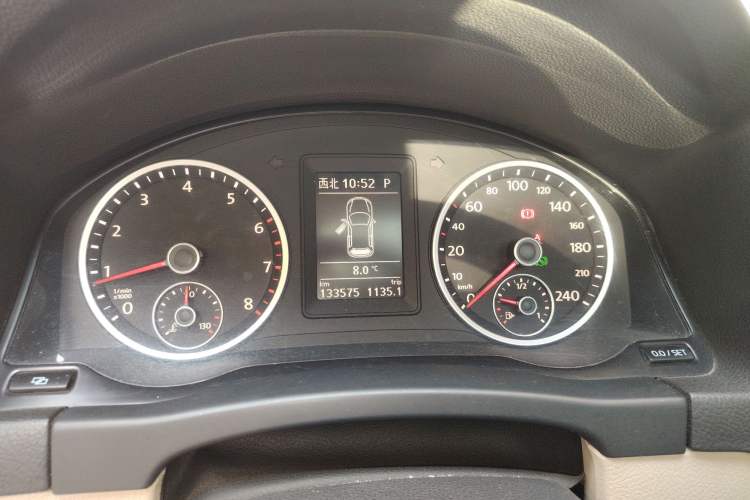 Used Volkswagen Tiguan 2010 2.0 TSI Automatic All-Wheel-Drive Elite Edition Instrument Cluster