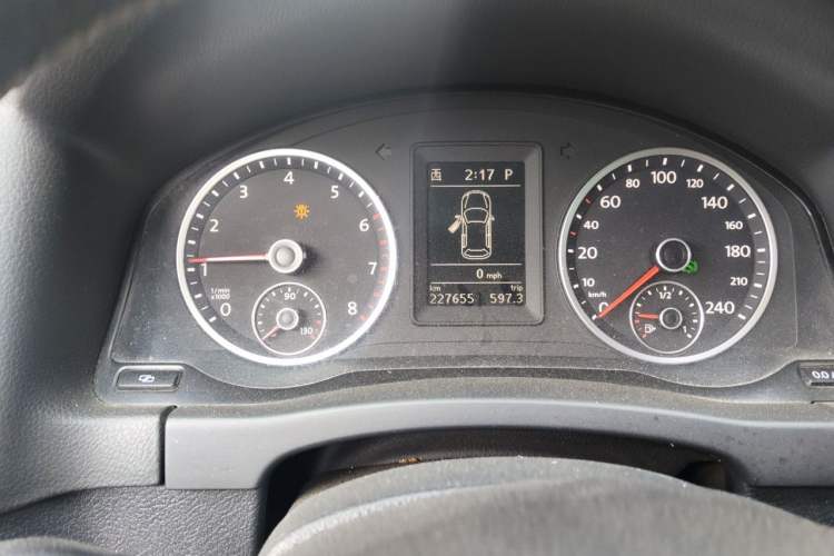 Used Volkswagen Tiguan 2010 2.0 TSI Automatic All-Wheel Drive Flagship Edition Instrument Cluster