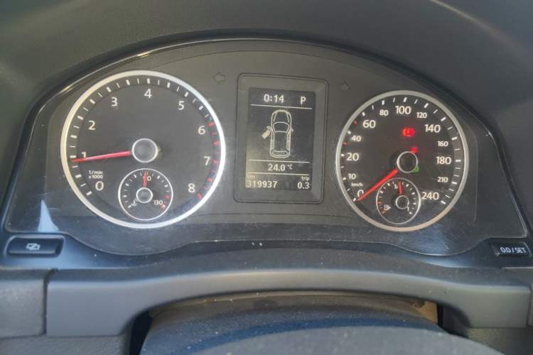 Used Volkswagen Tiguan 2010 1.8 TSI Automatic All-Wheel Drive Fashion Edition Instrument Cluster
