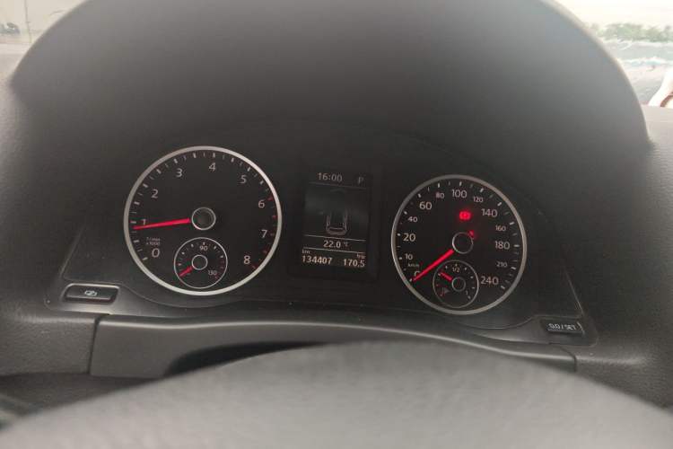 Used Volkswagen Tiguan 2010 2.0 TSI Automatic All-Wheel Drive Flagship Navigation Edition Instrument Cluster