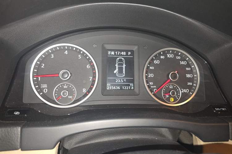 Used Volkswagen Tiguan 2010 1.8TSI Automatic All-Wheel-Drive Elite Edition Instrument Cluster
