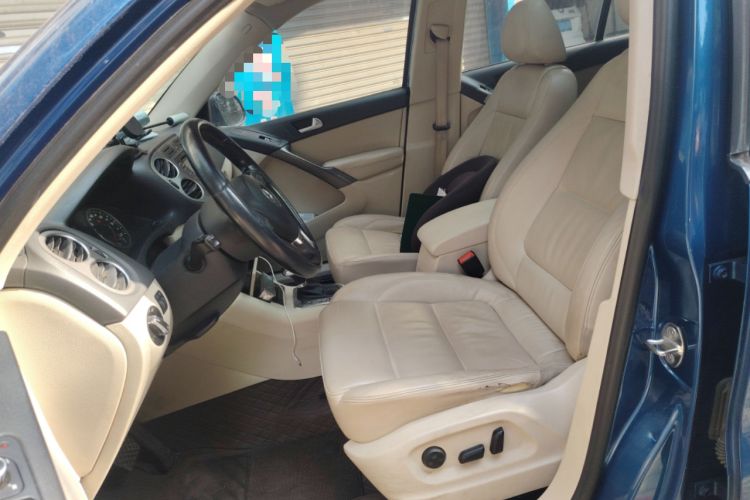 Used Volkswagen Tiguan 2010 2.0 TSI Automatic All-Wheel-Drive Elite Edition Left Front Seat