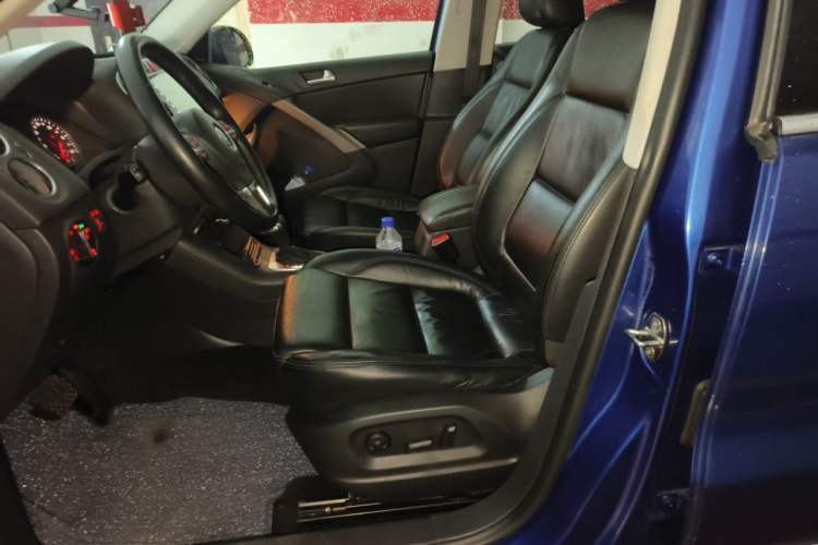 Used Volkswagen Tiguan 2010 1.8TSI Automatic All-Wheel-Drive Elite Edition Left Front Seat