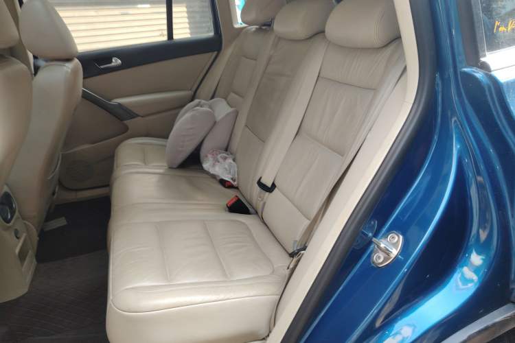 Used Volkswagen Tiguan 2010 2.0 TSI Automatic All-Wheel-Drive Elite Edition Left Rear Seat