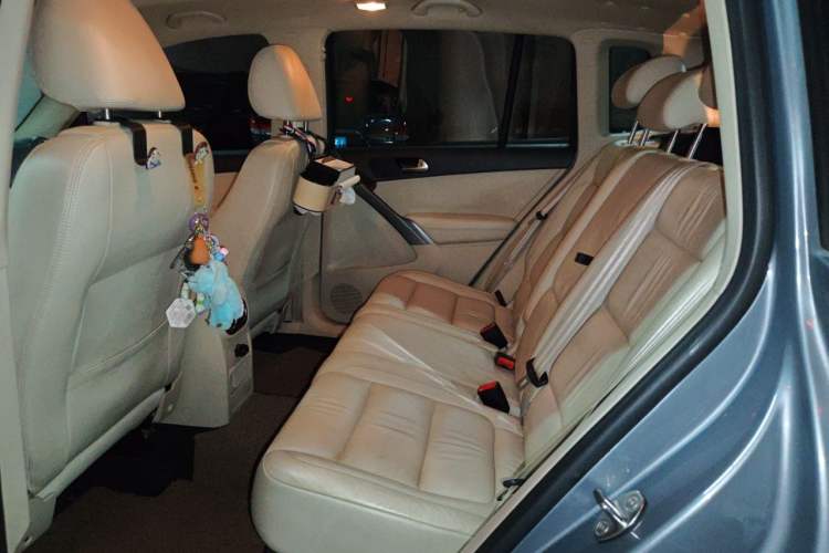 Used Volkswagen Tiguan 2010 2.0 TSI Automatic All-Wheel-Drive Elite Edition Left Rear Seat
