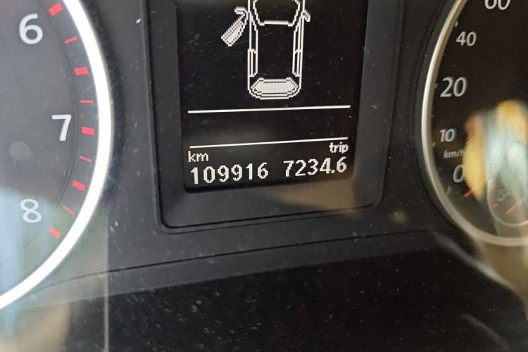 Used Volkswagen Tiguan 2010 1.8 TSI Automatic Two-Wheel Drive Trend Edition Odometer Close Up