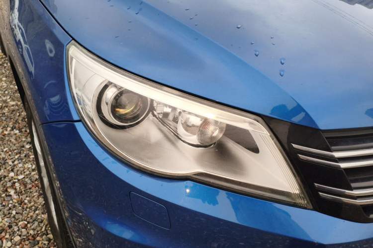 Used Volkswagen Tiguan 2010 2.0 TSI Automatic All-Wheel Drive Flagship Edition Right Front Headlight