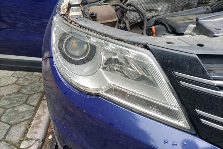 Used Volkswagen Tiguan 2010 2.0 TSI Automatic All-Wheel Drive Flagship Edition Right Front Headlight