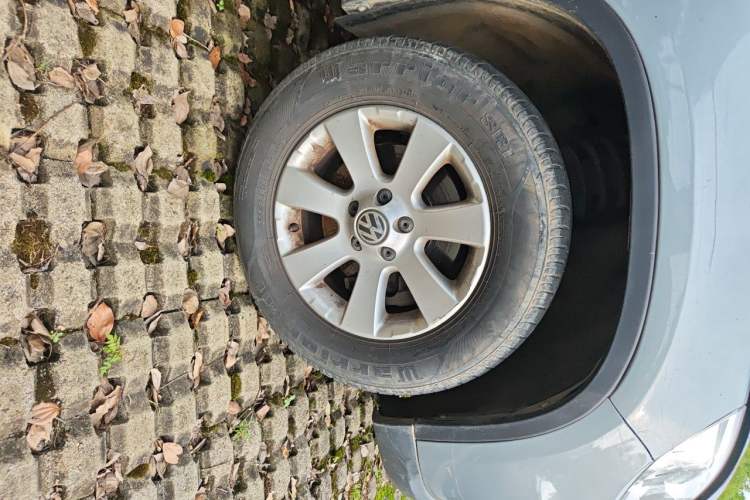 Used Volkswagen Tiguan 2010 1.8 TSI Automatic Two-Wheel Drive Trend Edition Right Front Wheel Hub