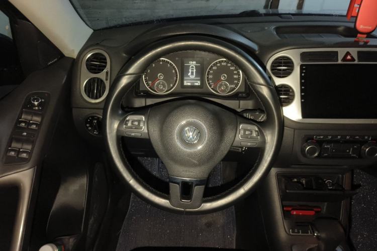 Used Volkswagen Tiguan 2010 1.8TSI Automatic All-Wheel-Drive Elite Edition Steering Wheel