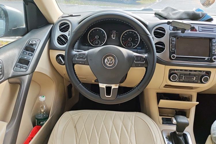Used Volkswagen Tiguan 2010 1.8 TSI Automatic Two-Wheel Drive Trend Edition Steering Wheel