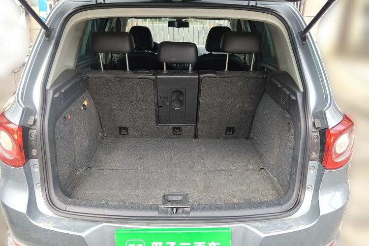 Used Volkswagen Tiguan 2010 2.0 TSI Automatic All-Wheel Drive Flagship Edition Trunk