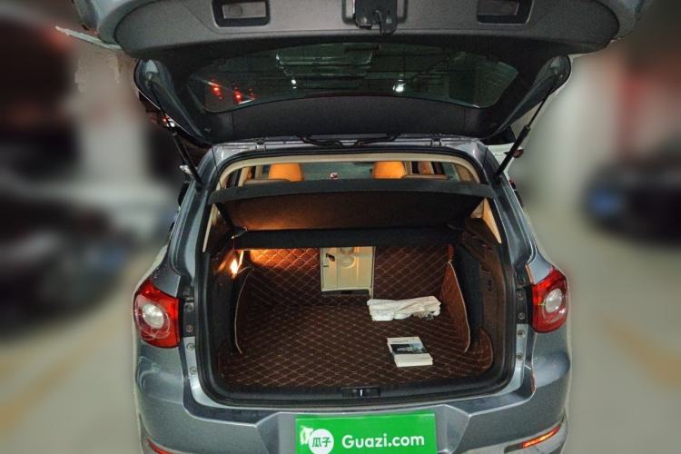 Used Volkswagen Tiguan 2010 2.0 TSI Automatic All-Wheel-Drive Elite Edition Trunk