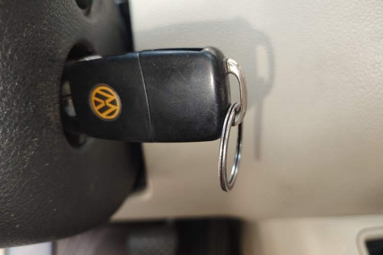 Used Volkswagen Tiguan 2010 2.0 TSI Automatic All-Wheel-Drive Elite Edition Vehicle Key