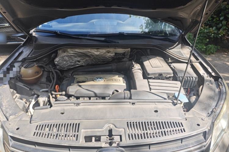 Used Volkswagen Tiguan 2010 1.8TSI Automatic All-Wheel-Drive Elite Edition Engine Bay