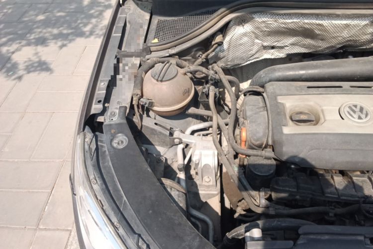 Used Volkswagen Tiguan 2010 1.8TSI Automatic All-Wheel-Drive Elite Edition Engine Bay Right