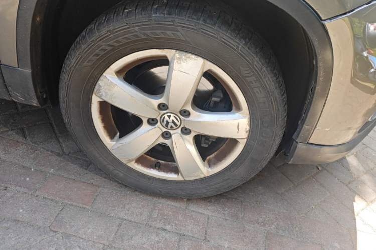 Used Volkswagen Tiguan 2010 1.8TSI Automatic All-Wheel-Drive Elite Edition Right Front Wheel Hub