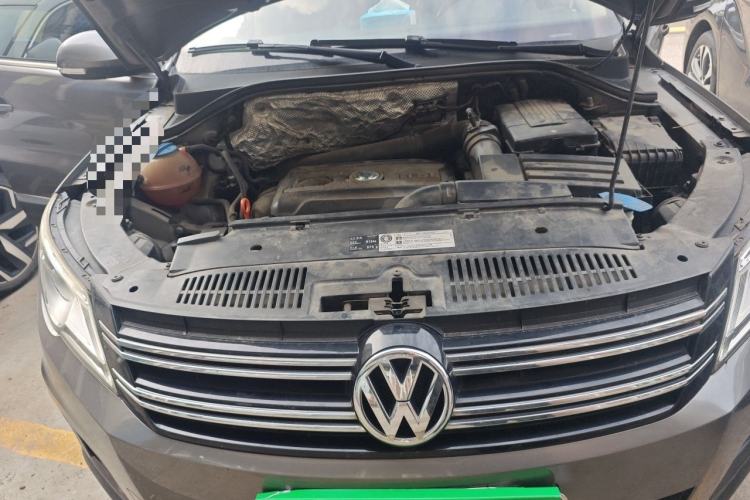 Used Volkswagen Tiguan 2010 1.8TSI Automatic All-Wheel-Drive Elite Edition Engine Bay