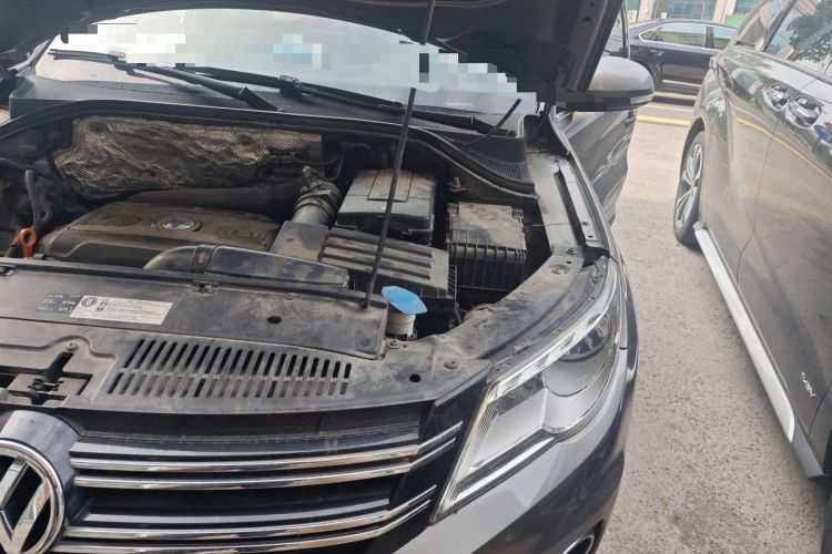 Used Volkswagen Tiguan 2010 1.8TSI Automatic All-Wheel-Drive Elite Edition Engine Bay Left