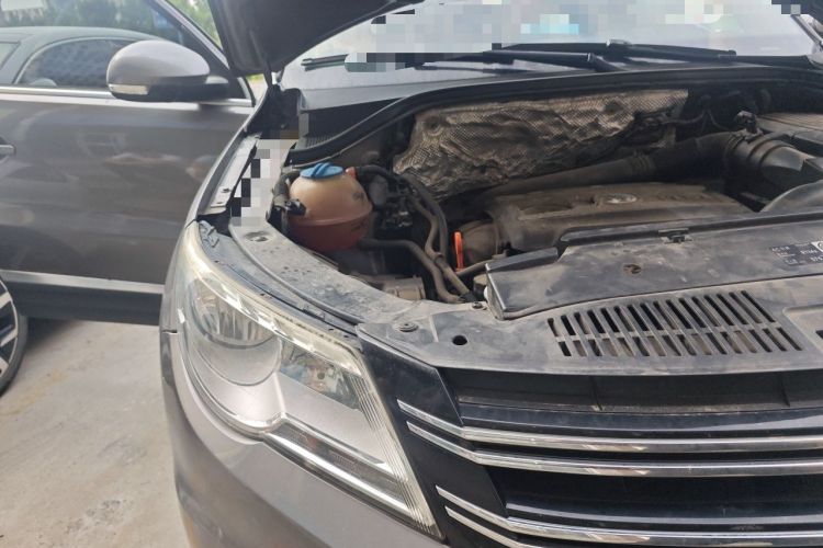 Used Volkswagen Tiguan 2010 1.8TSI Automatic All-Wheel-Drive Elite Edition Engine Bay Right