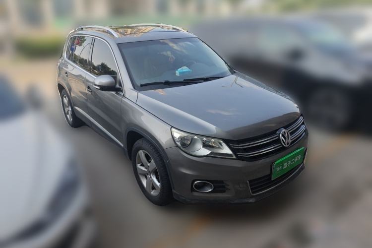 Used Volkswagen Tiguan 2010 1.8TSI Automatic All-Wheel-Drive Elite Edition Front Right 45 Deg