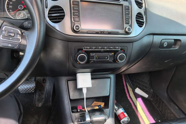 Used Volkswagen Tiguan 2010 1.8 TSI Automatic Two-Wheel Drive Urban Edition Audio And AC Panel