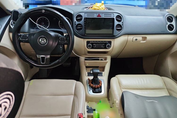Used Volkswagen Tiguan 2010 2.0 TSI Automatic All-Wheel-Drive Elite Edition Center Console